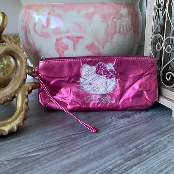 Hello Kitty Vintage  Wristlet- Pink Metallic - Picture 2 of 6